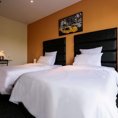 Lax Boutique Hotel Кланг Екстериор снимка