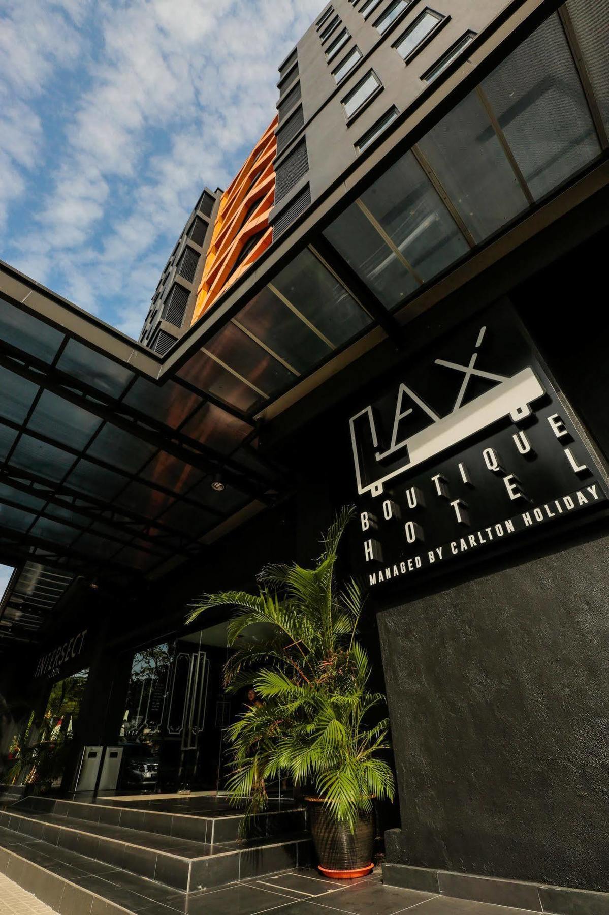 Lax Boutique Hotel Кланг Екстериор снимка
