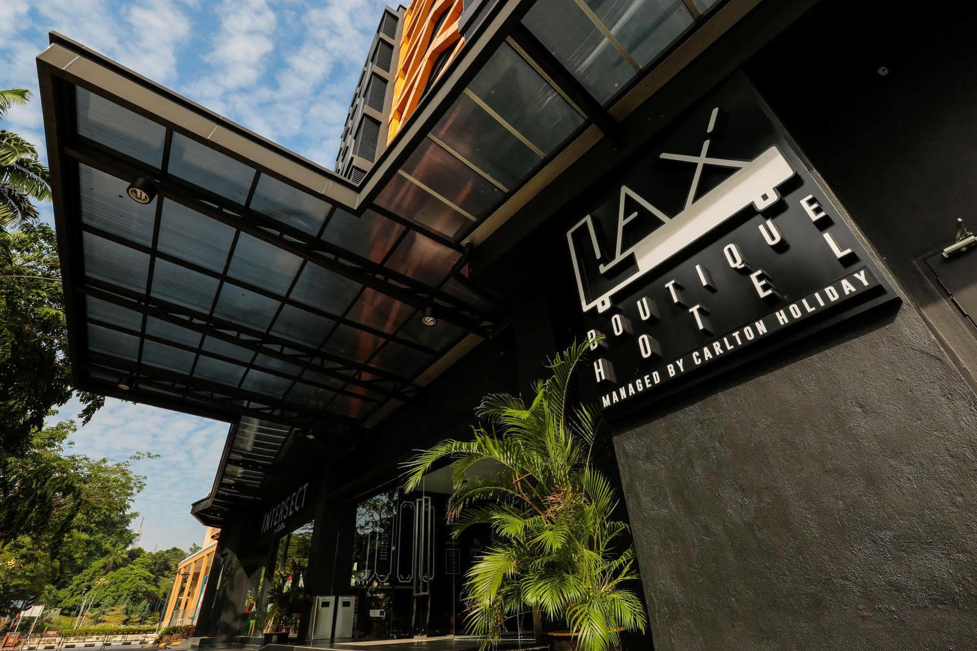 Lax Boutique Hotel Кланг Екстериор снимка