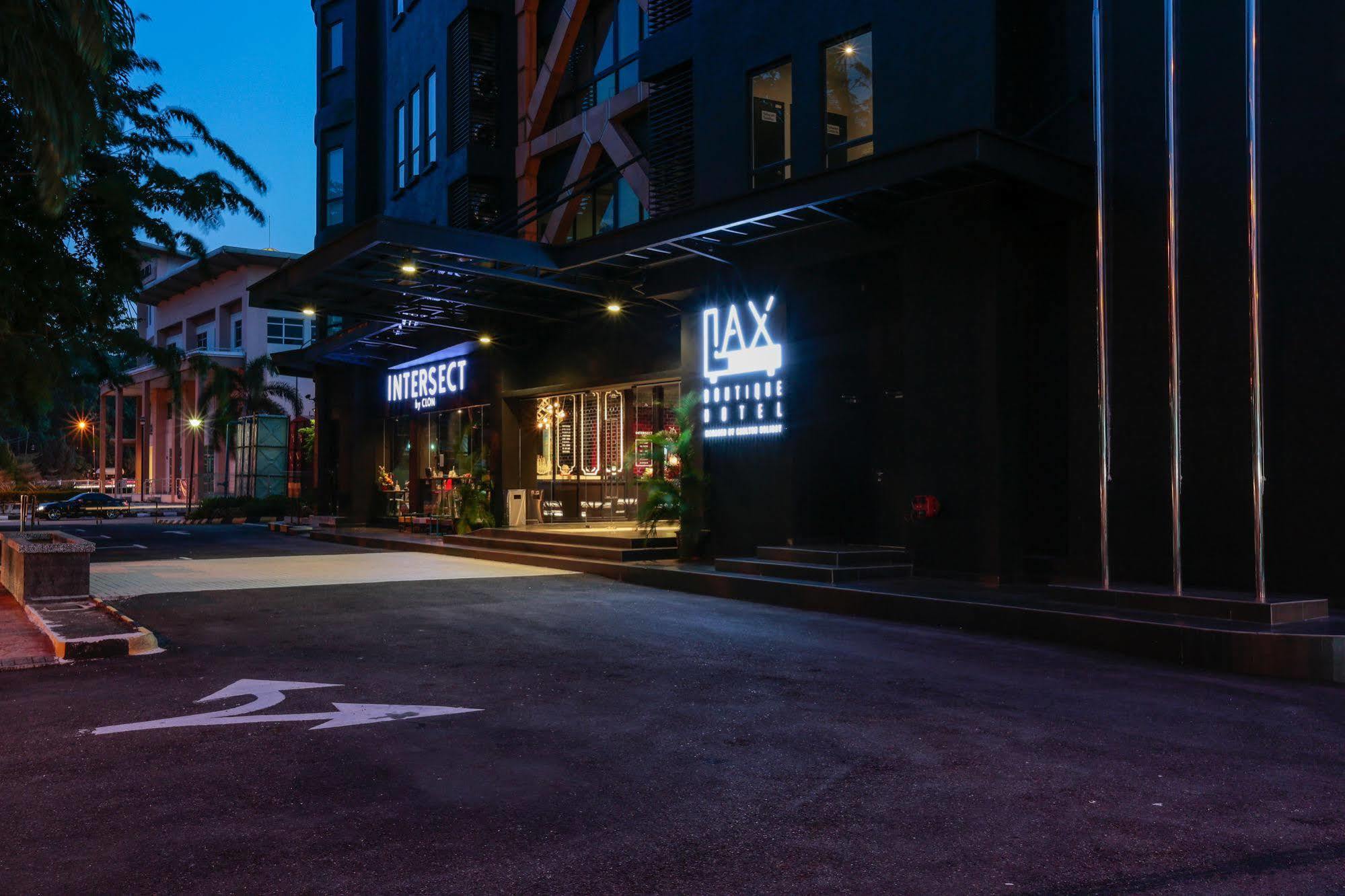 Lax Boutique Hotel Кланг Екстериор снимка