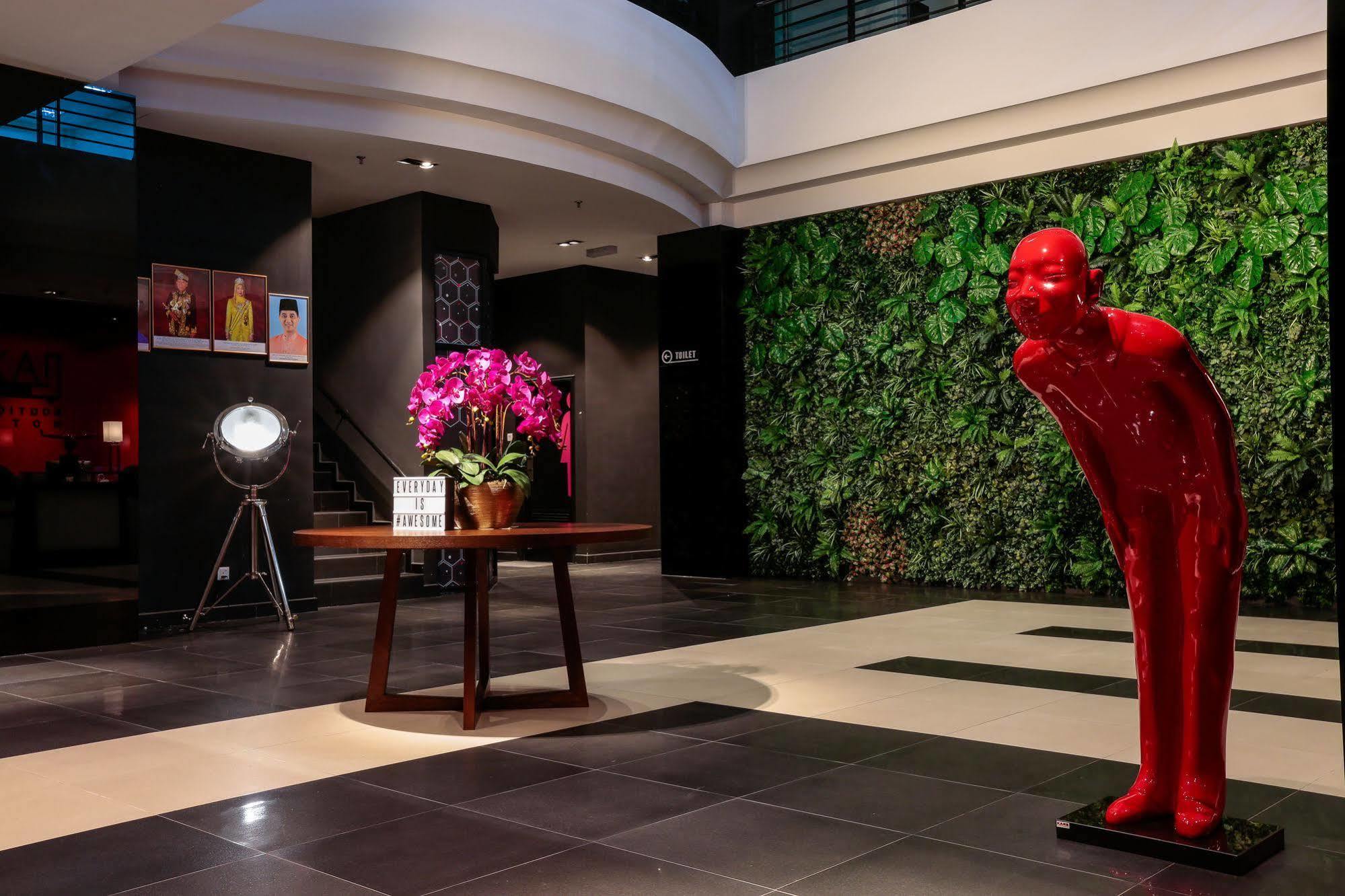 Lax Boutique Hotel Кланг Екстериор снимка