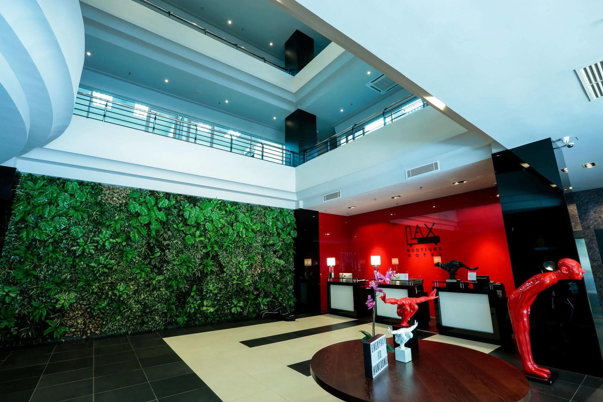 Lax Boutique Hotel Кланг Екстериор снимка