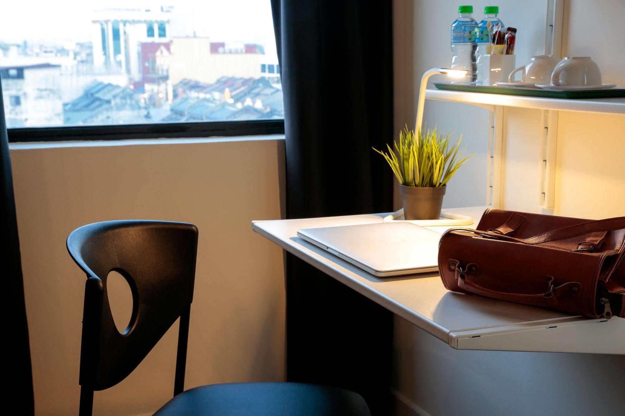 Lax Boutique Hotel Кланг Екстериор снимка